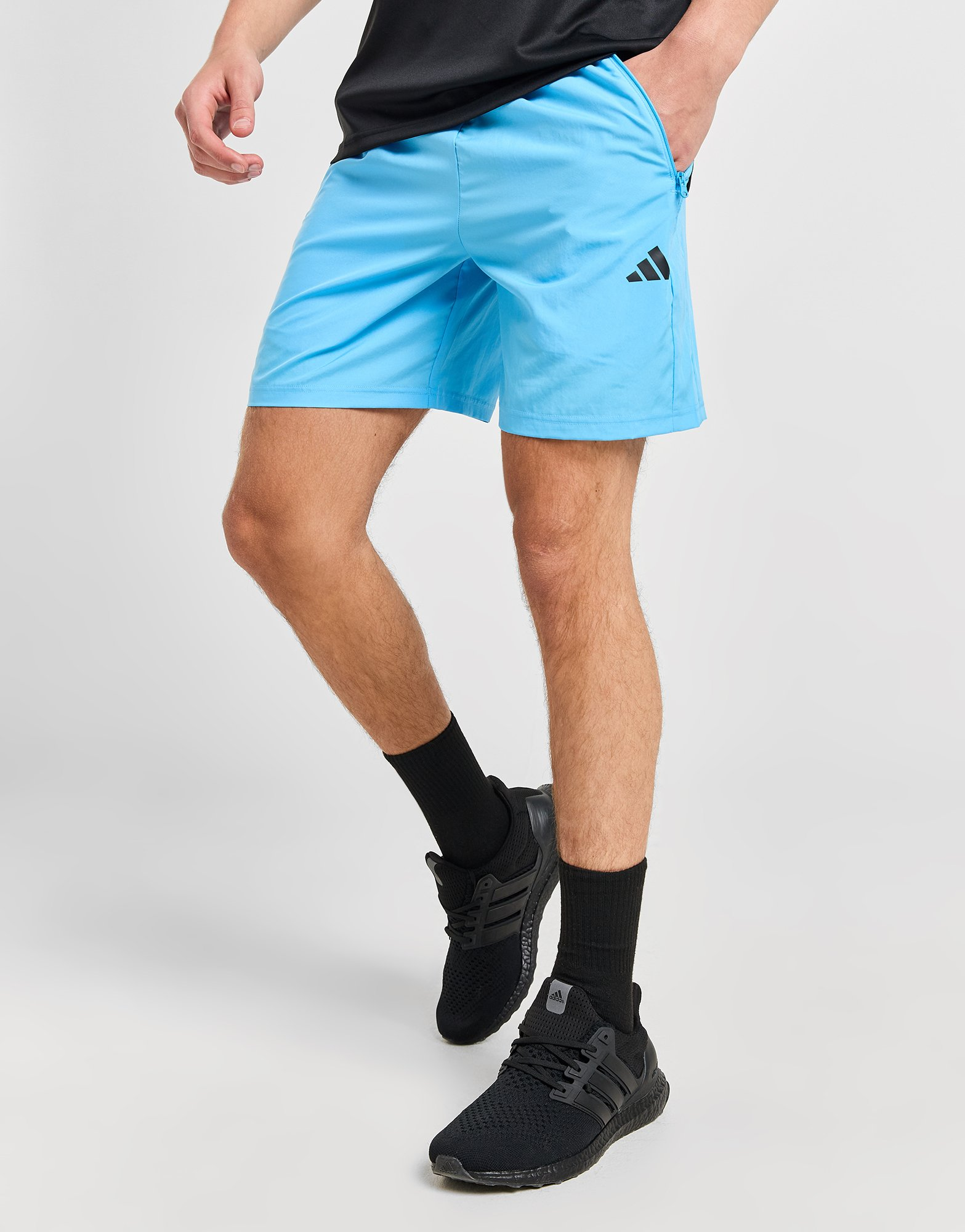 adidas Short d'entraînement en toile Train Essentials
