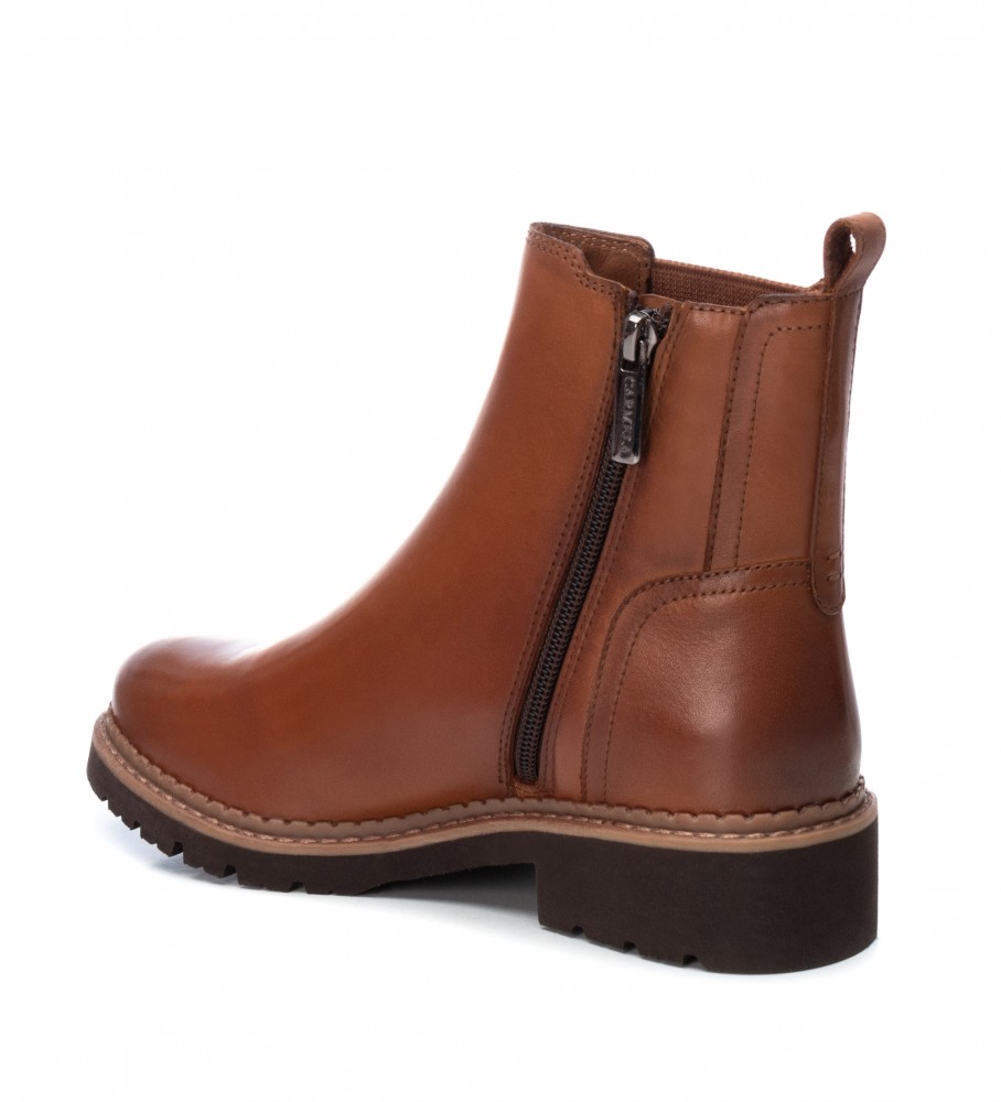 Botas de tornozelo Carmela em couro marrom, modelo 160046.