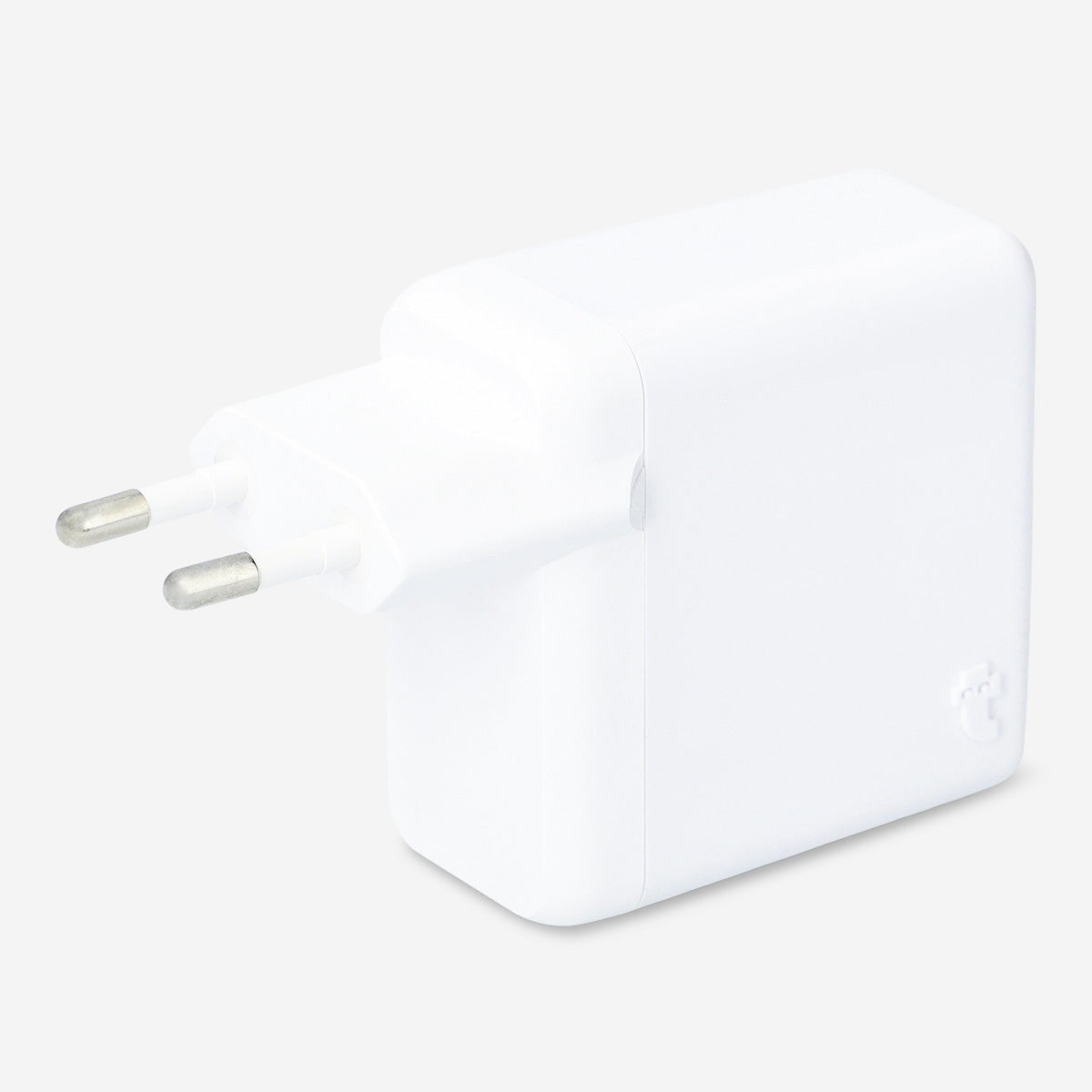 Vægadapter med fire porte. USB-C og USB 3.0