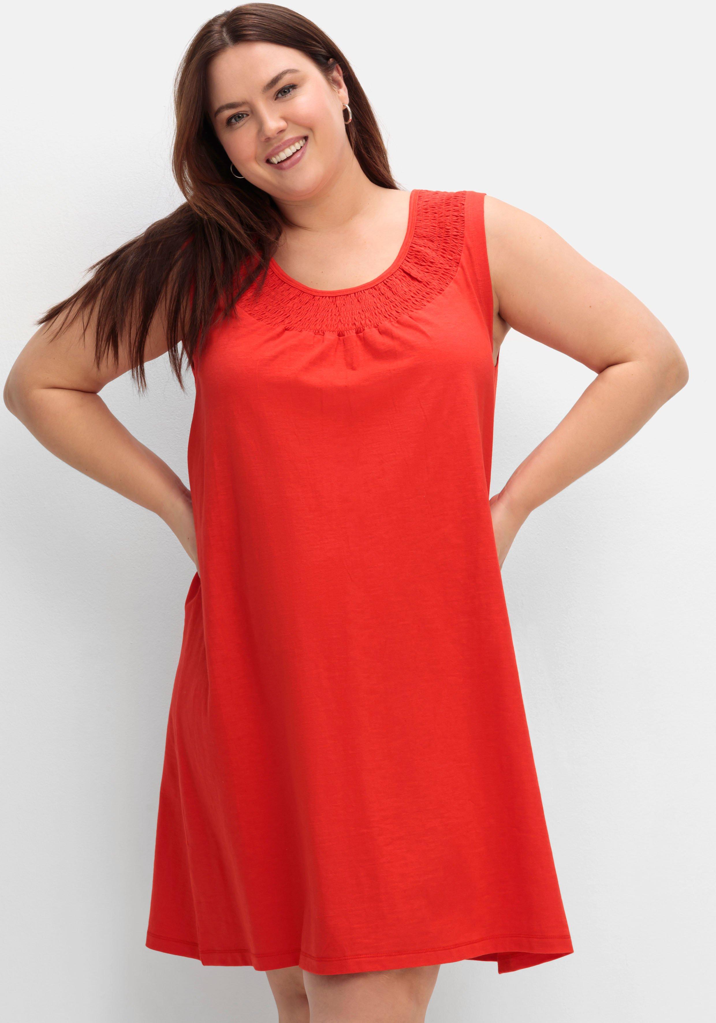 Shirtkleid mit Smok-Einsatz, in A-Linie