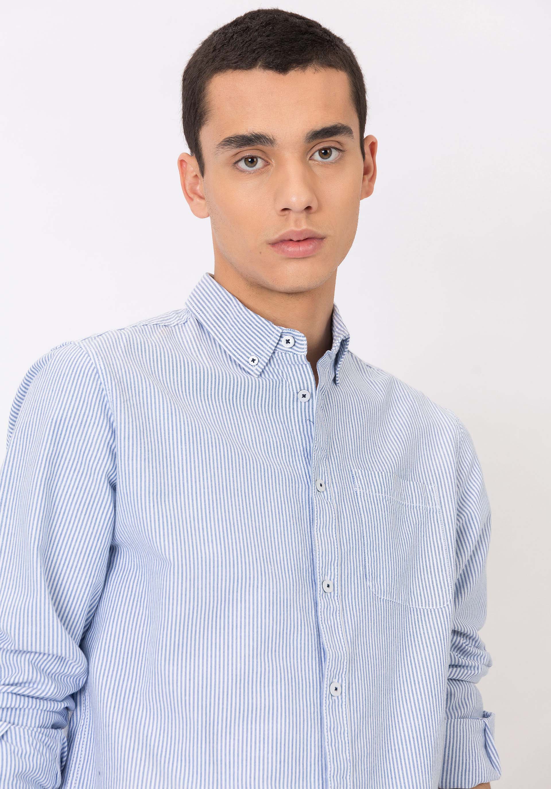 Camisa Regular Fit Oxford às Riscas