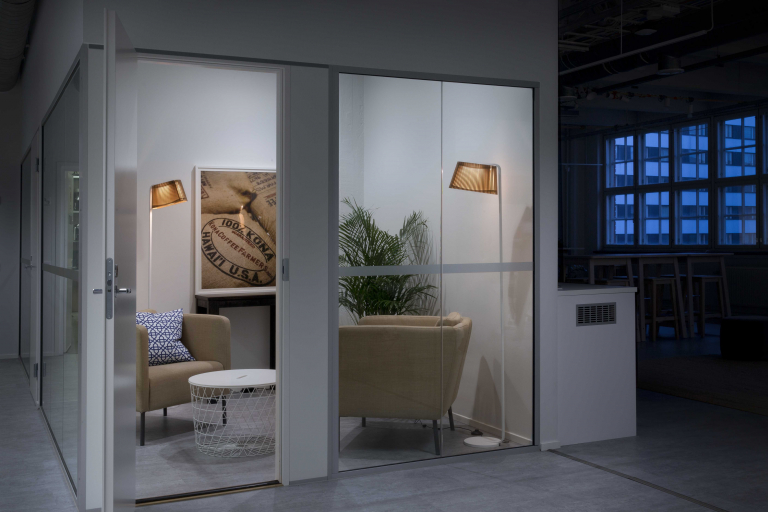Secto Design Owalo 7010 vloerlamp LED zwart
