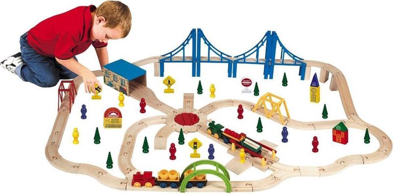 First Learning - Houten Trein Set - 100 Stuks - Inclusief Rails en Figuren