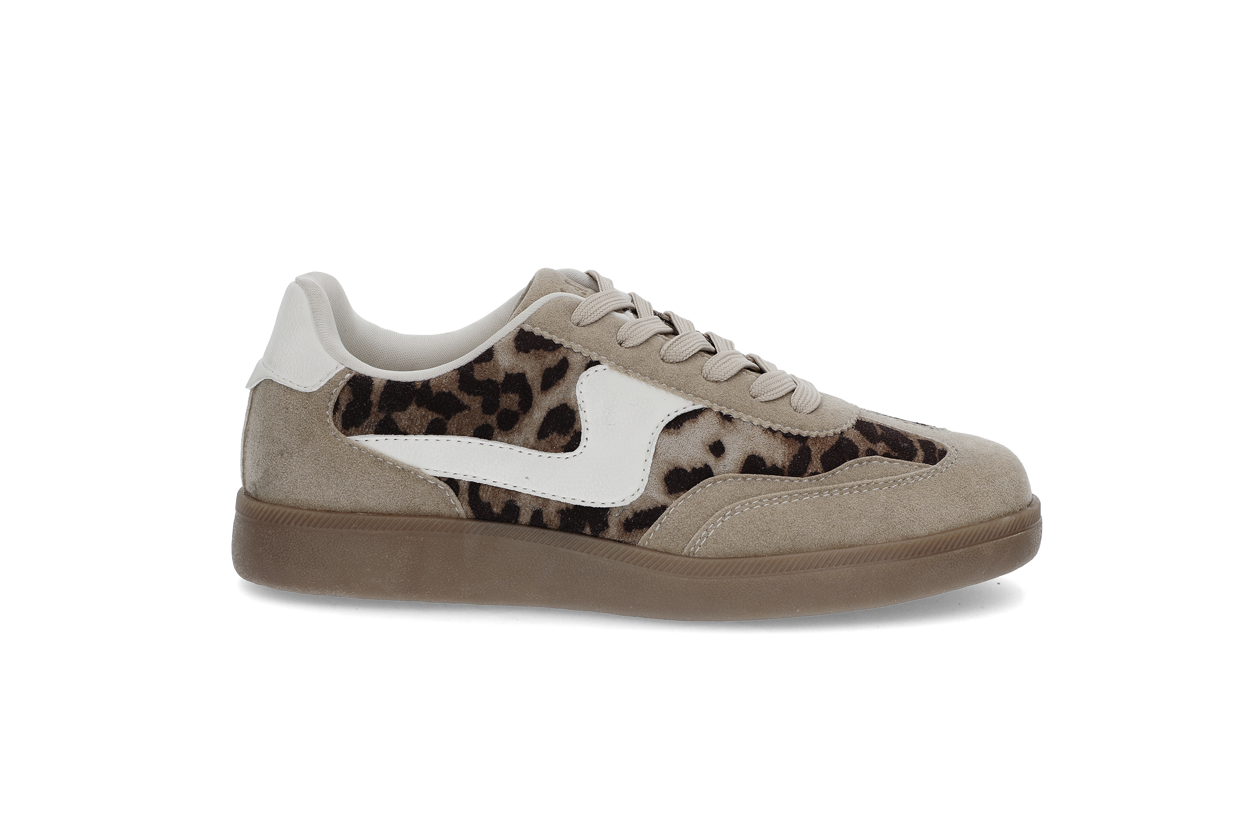 Sporty sneaker