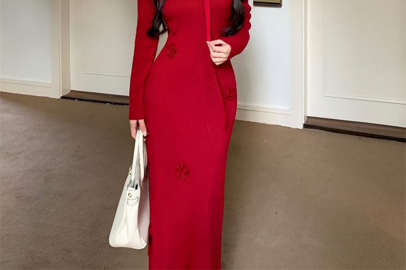 Trendycas - Midi-jurk met lange mouwen, V-hals en bloemenaccent
