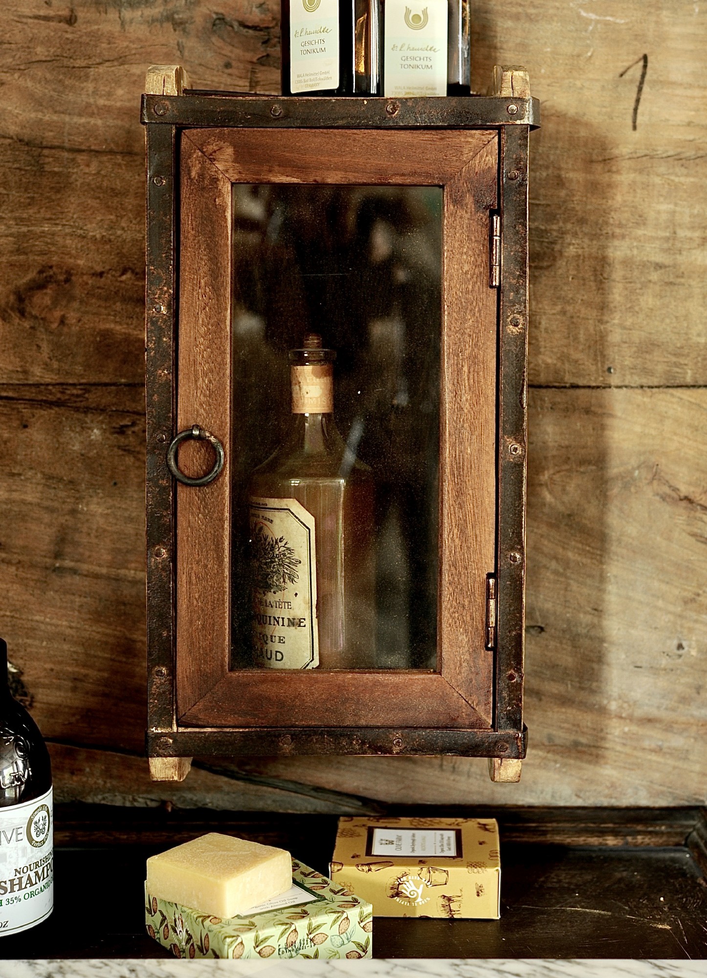 Alte Backsteinform aus Holz mit Glasdeckel, B 30 cm, H 9 cm, T 15 cm von fischer's lagerhaus