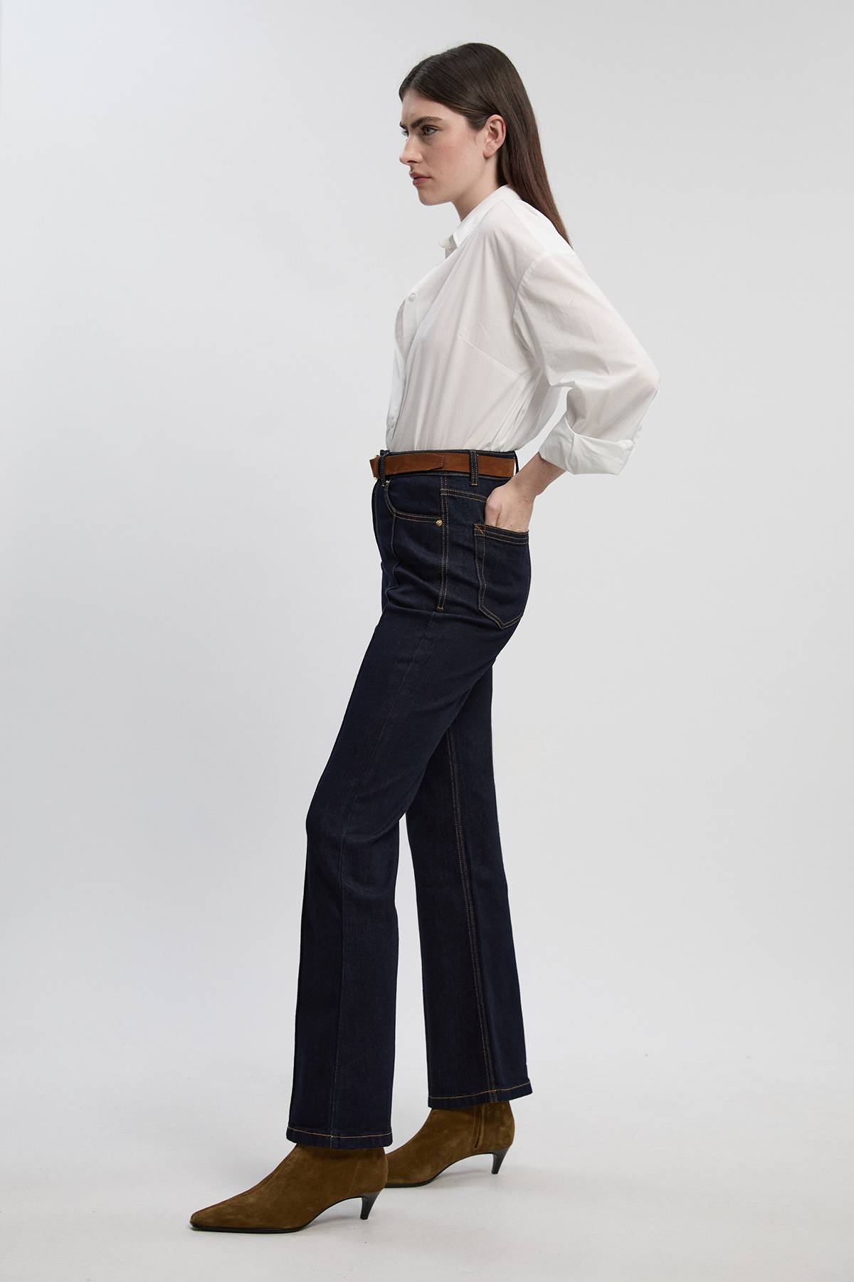 KarenMillen Jean Évasé en Denim Stretch avec Plis Piqués