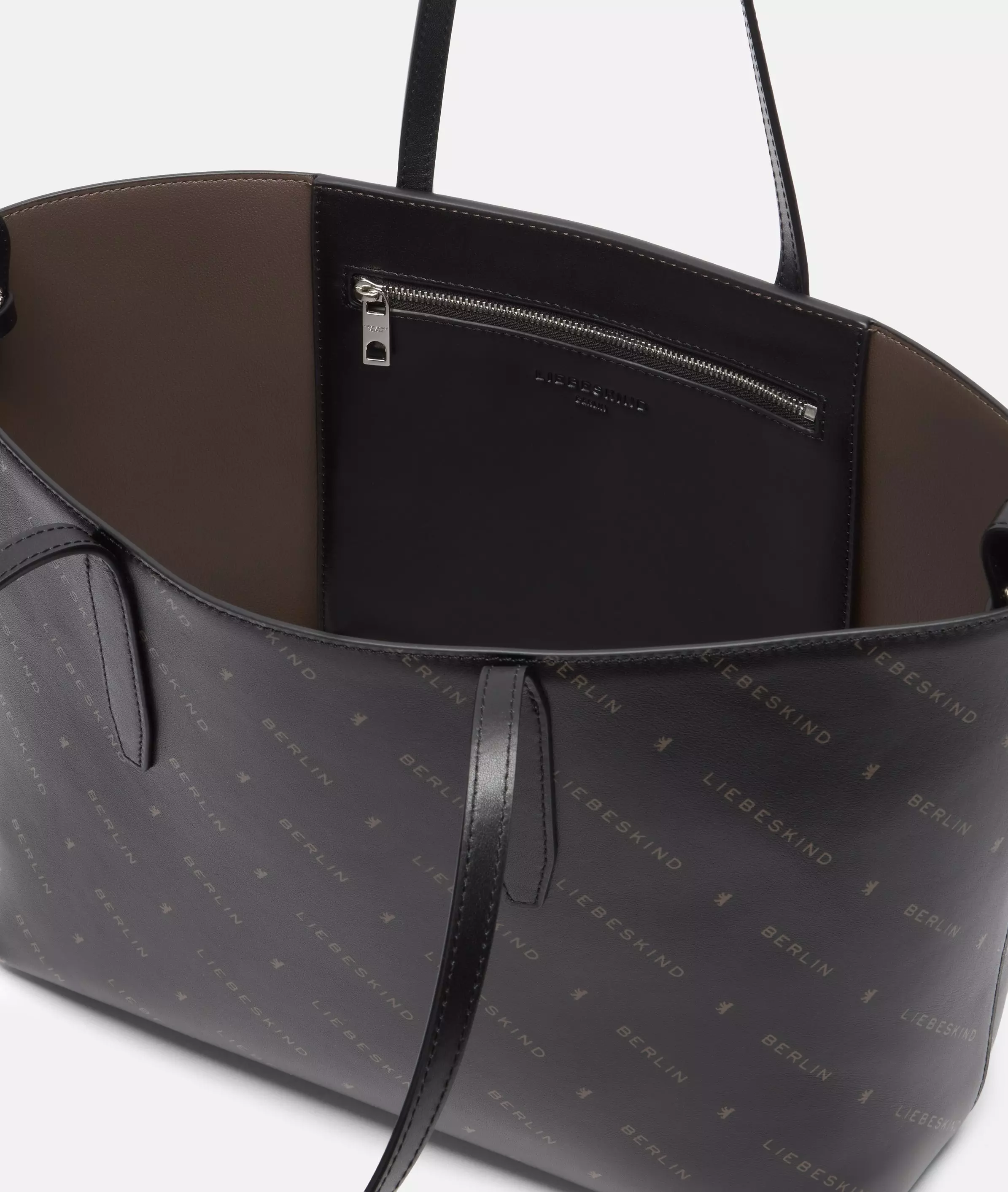 Monogram Shopper M Leather shopper with monogram