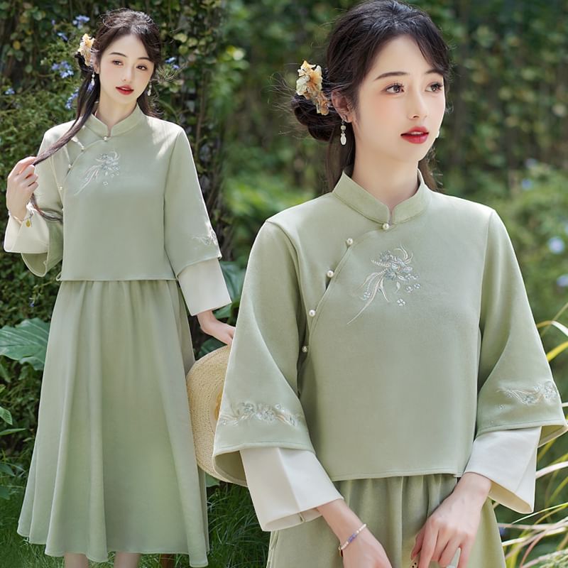 Fioridi - Hanfu-top met lange mouwen, geborduurd bloemenmotief en knopen / A-lijn rok met hoge taille