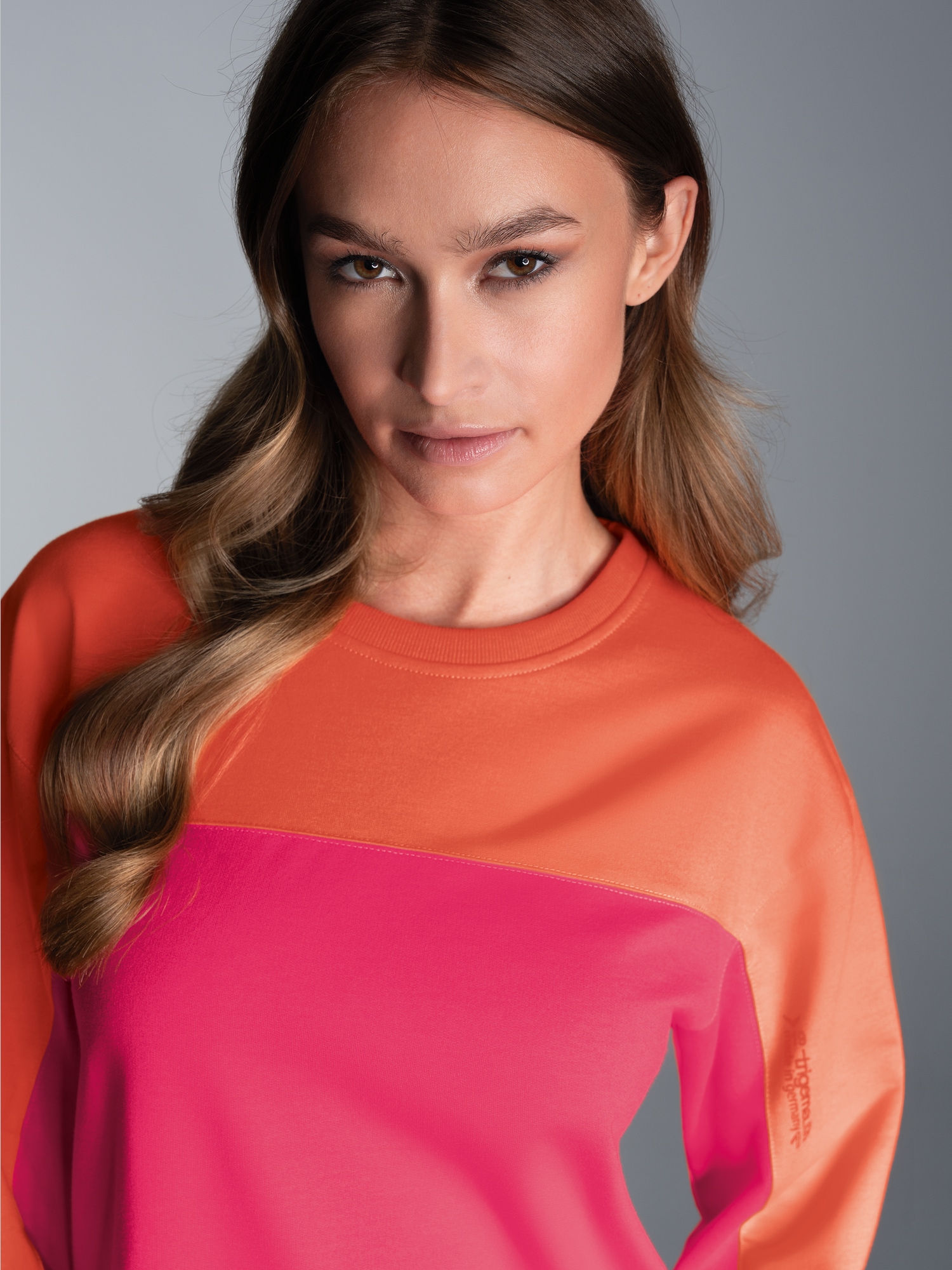 Sweatshirt in zweifarbigem Design Peach