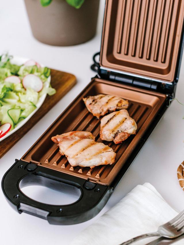 Kontaktgrill mit Wechselplatten, Grill, Waffel und Omelette