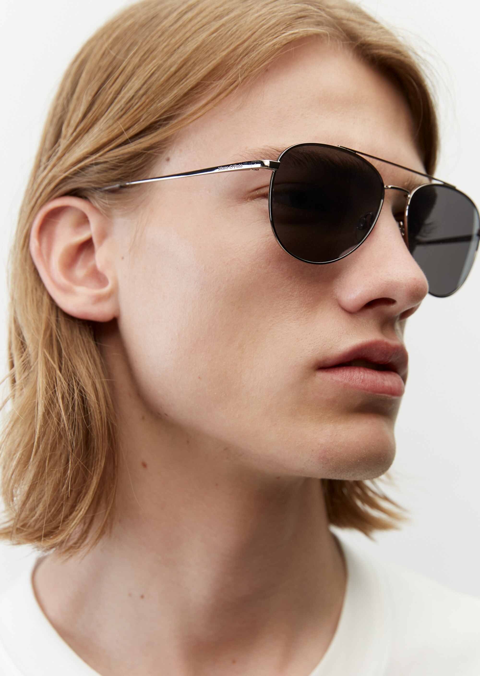 Sonnenbrille im Aviator-Stil