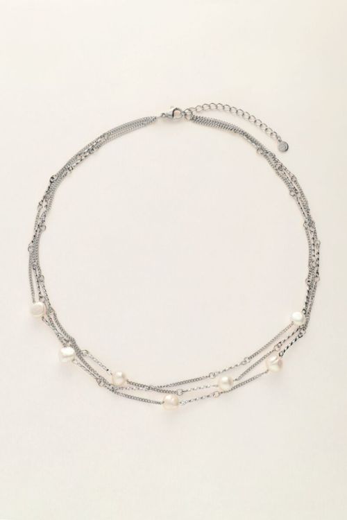 Ketting met drie kettinkjes en parels
