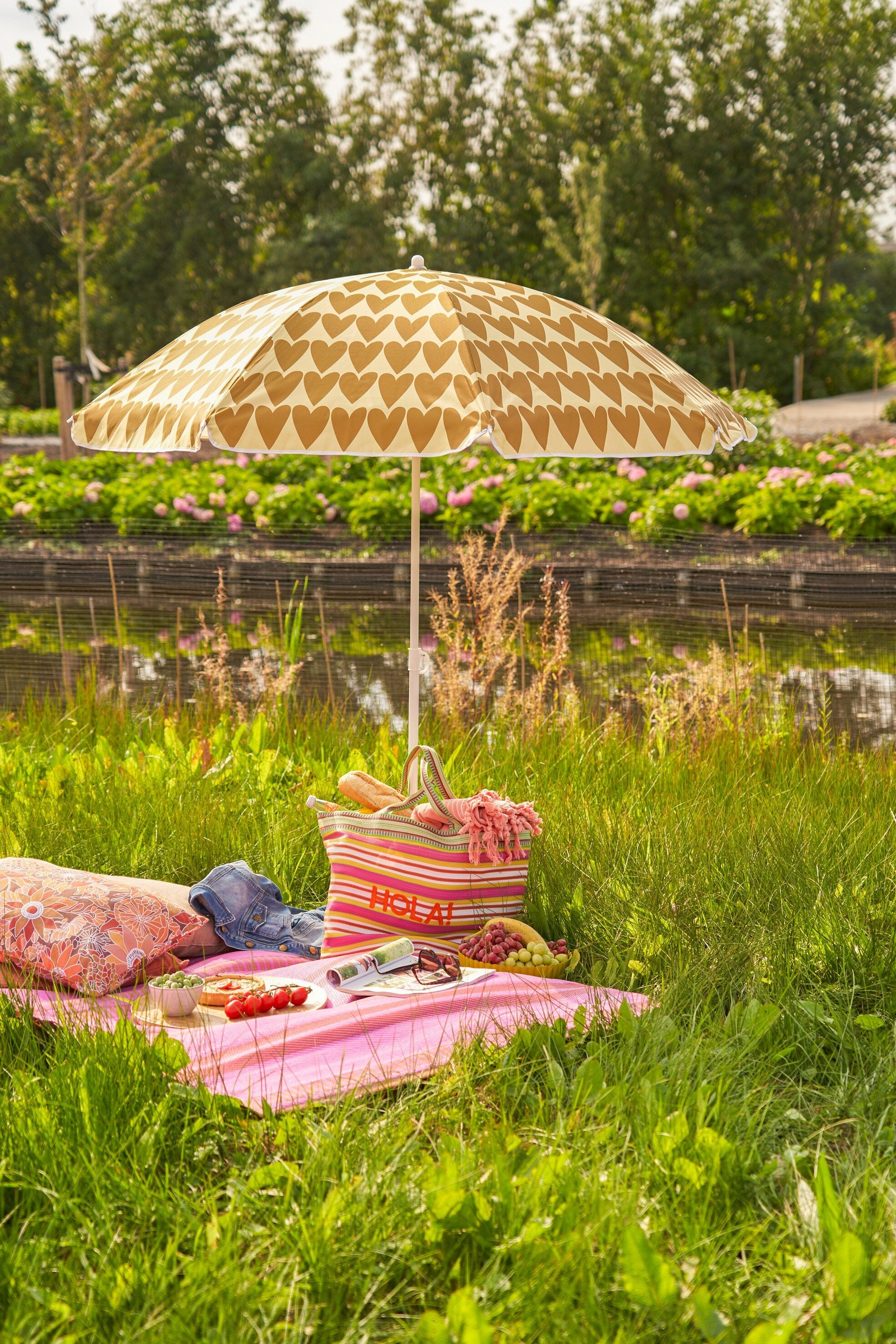 Mica Decorations Parasol hart bruin - h180xd160cm