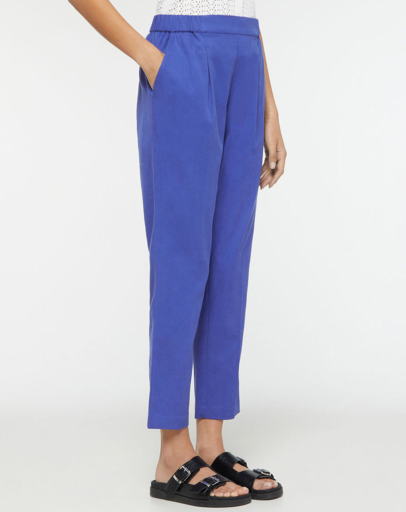 Galeries Lafayette Pantalon carotte Pink bleu foncé