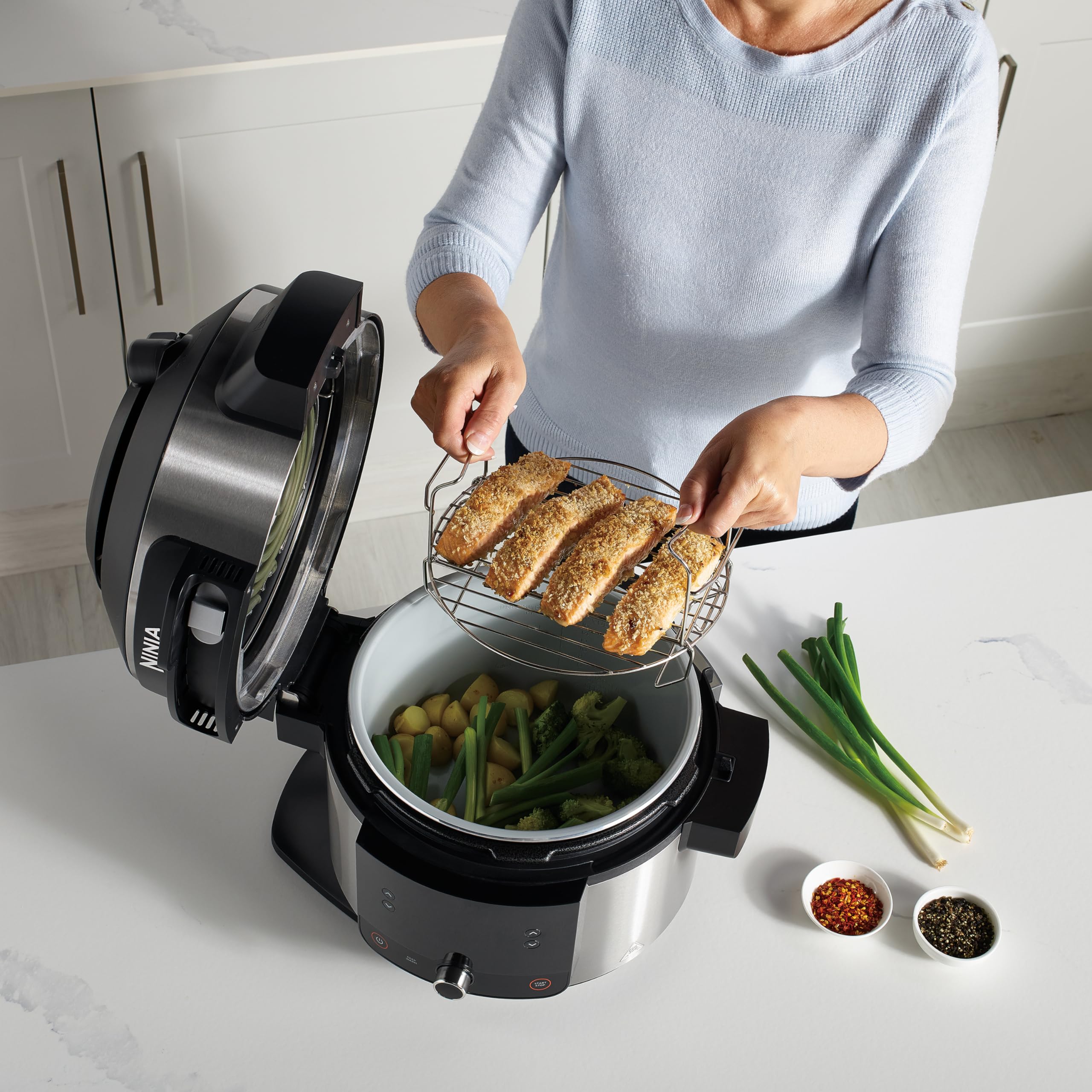Ninja Foodi Multicuiseur avec SmartLid, 11 en 1, 6L, Autocuiseur Multifonction, Cuisson sous pression, Air Fryer, Friteuse à air, Vapeur combinée, Mij