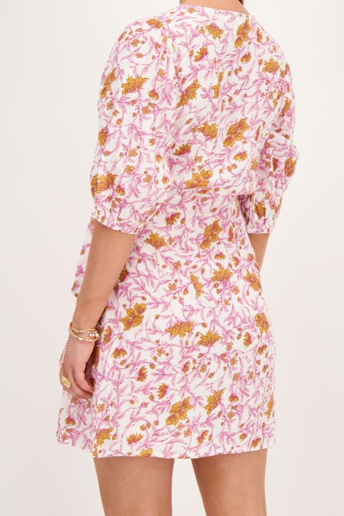 Hydrofiele roze wikkeljurk met bloemenprint