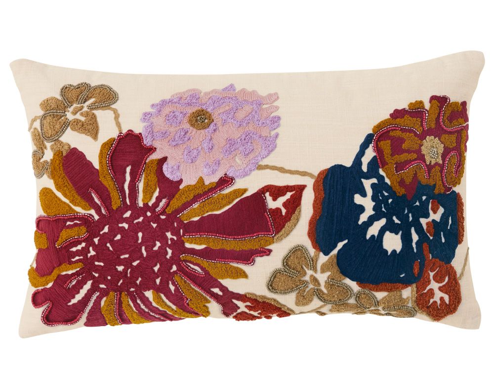Coussin brodé avec fils et perles-En Luberon