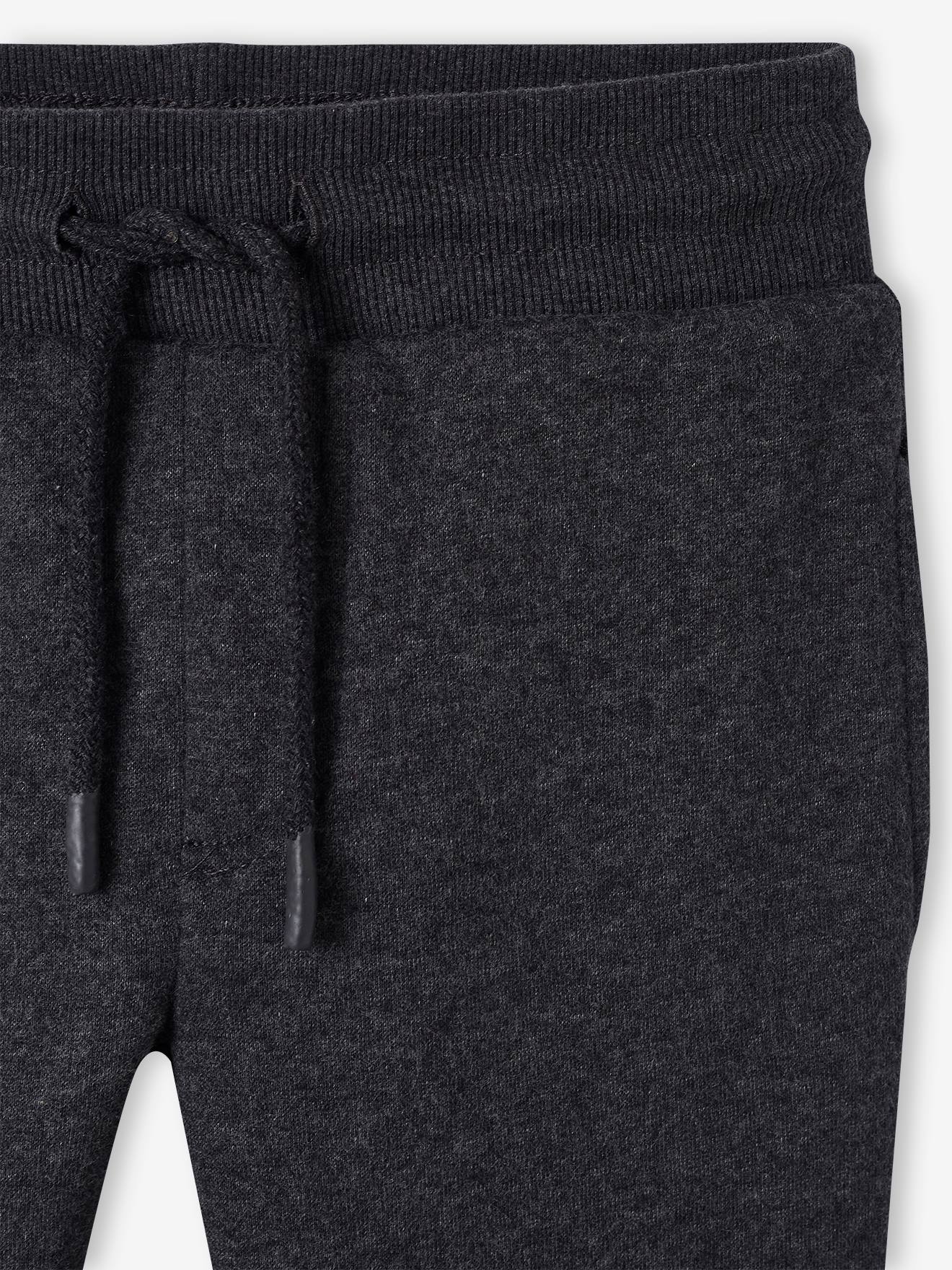 Conjunto de treino infantil: casaco com capuz em fleece vermelho mesclado e calça de moletom.