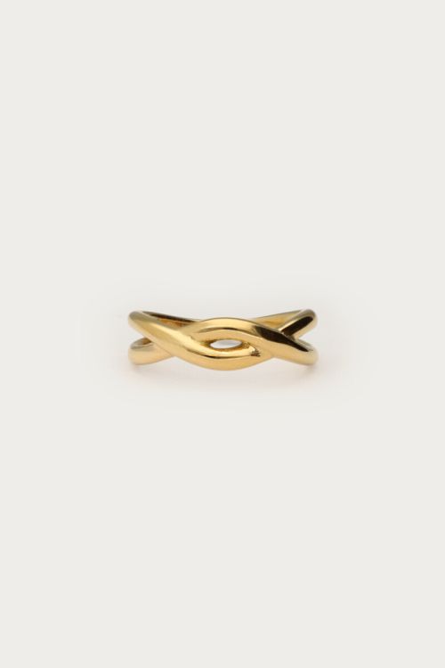 Ring wavy twist