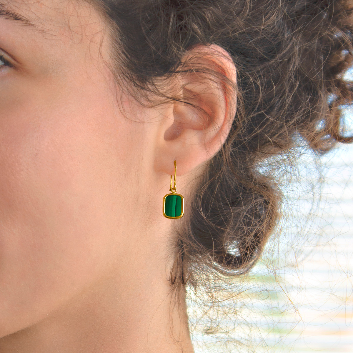 Boucles d'oreilles pendants or 750 jaune  malachites rectangulaires.