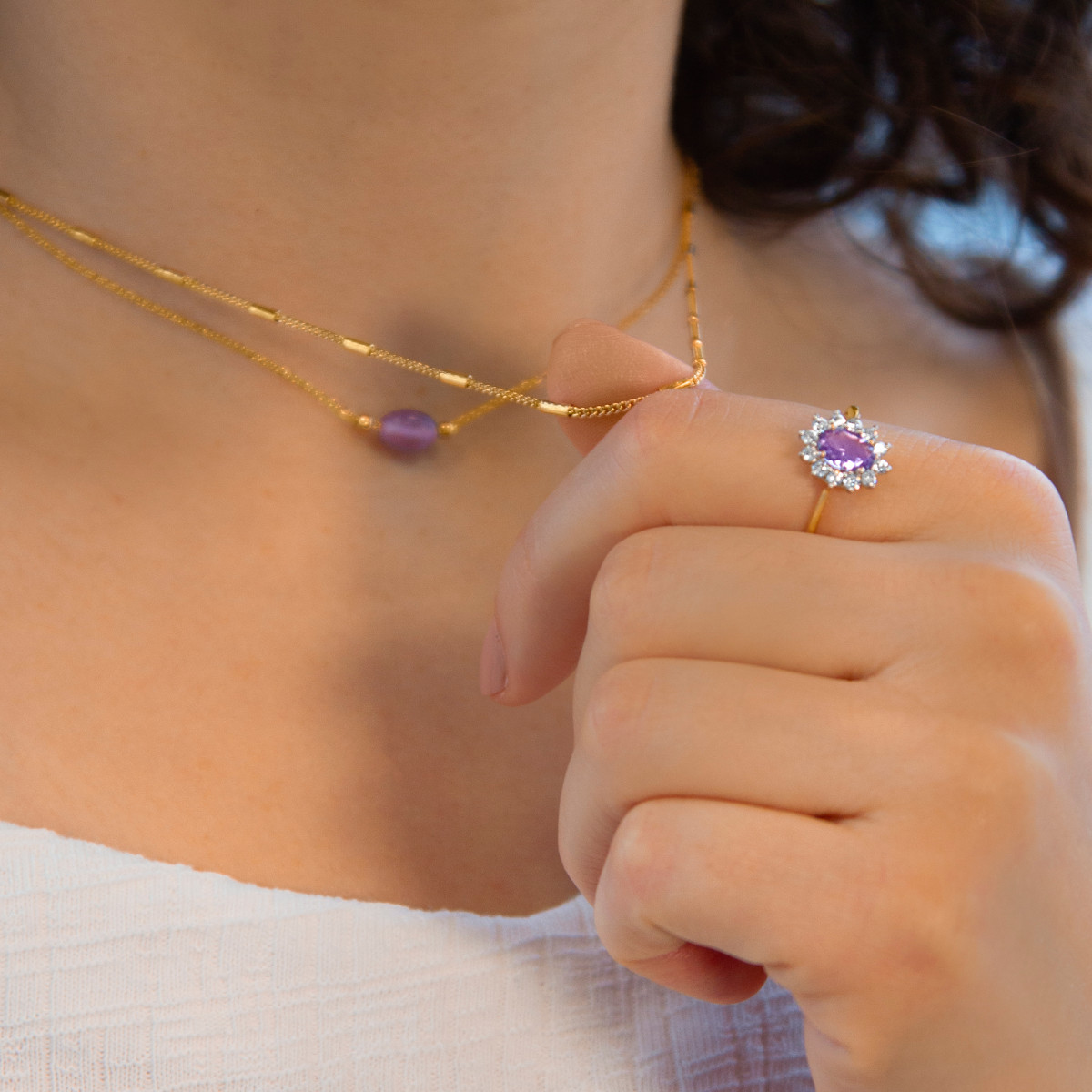 Bague or 375 2 tons fleur améthyste ovale et zirconias