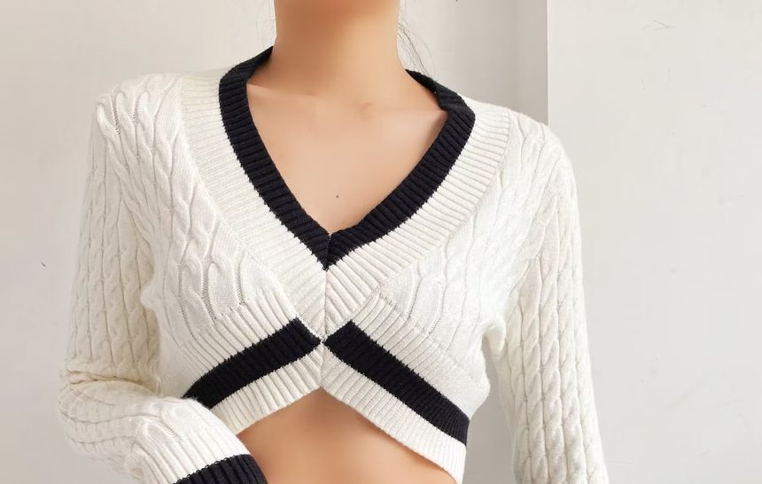Flotto - Gestreepte crop top met lange mouwen en V-hals