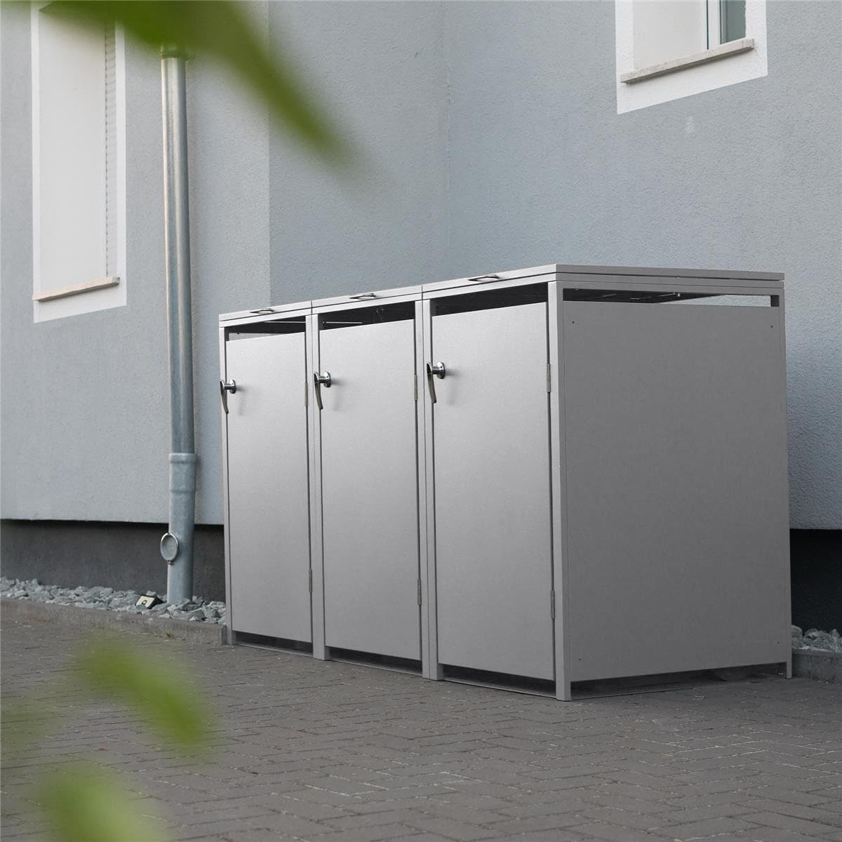 Metzler Mülltonnenbox 3er 240L in Graualuminium, Mülltonnenverkleidung für 3 Tonnen abschließbar und mit Automatikdeckel, pulverbeschichteter & witterungsbeständiger Stahl in RAL9007, Müllbox rostfrei