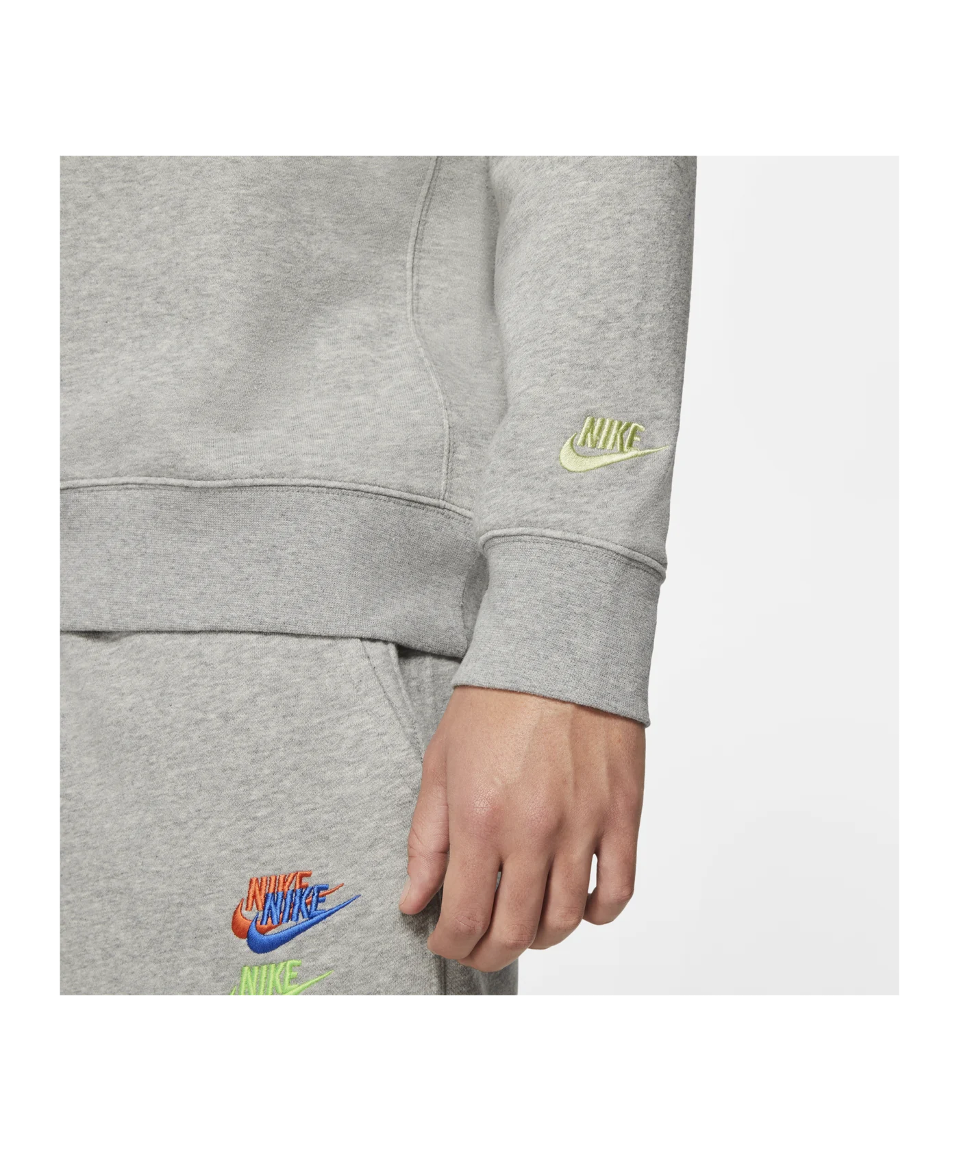 Nike Essential French Terry Crew Sweatshirt F063