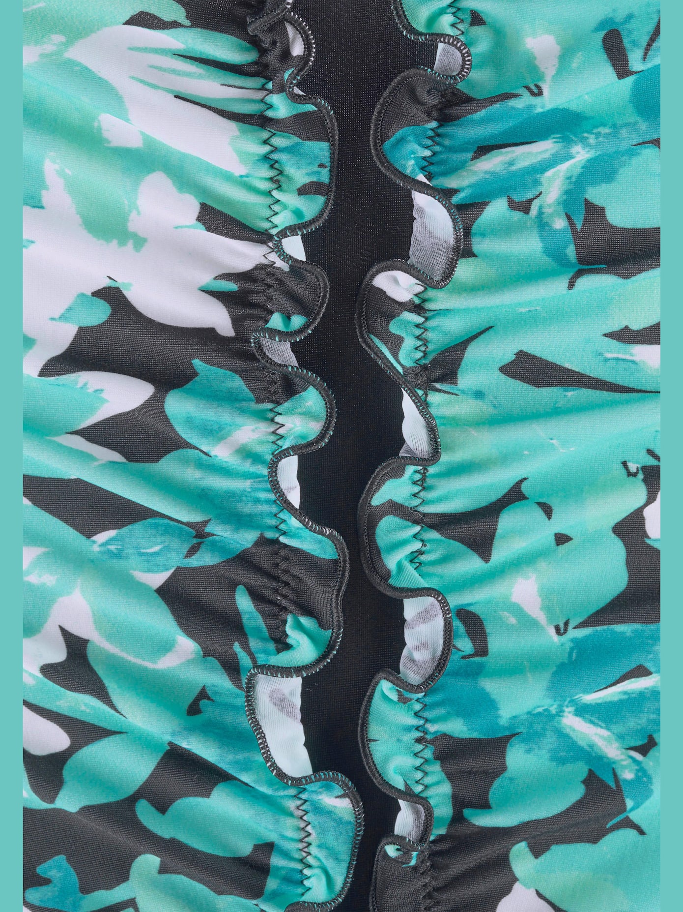 Maillot de bain design floral tendance