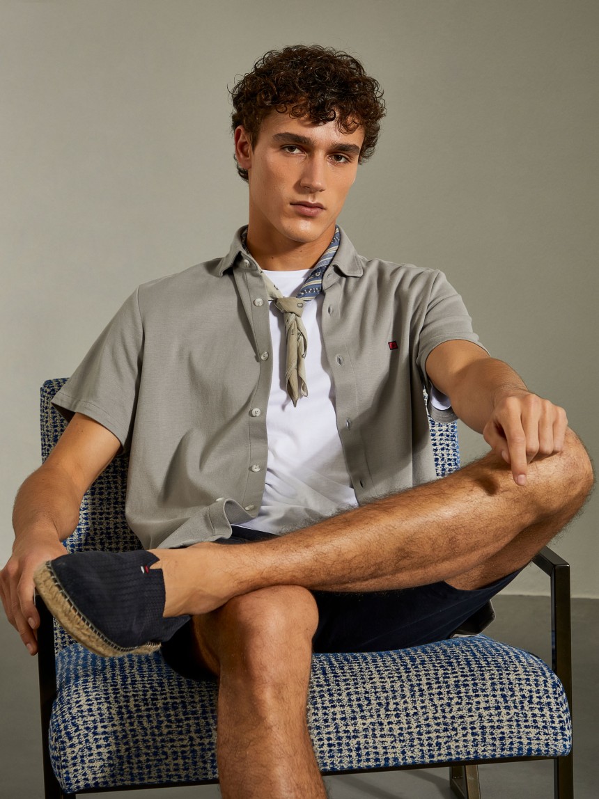 Camisa slim fit mang curta