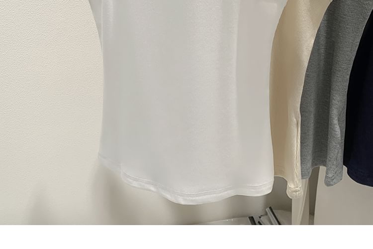 Yako - Mock Neck Plain Slim Fit Crop Tanktop