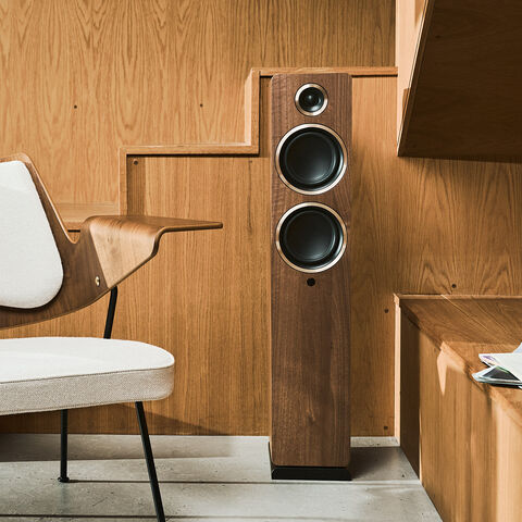 Argon Audio FENRIS A55 – krachtige, actieve vloerluidspreker Hout