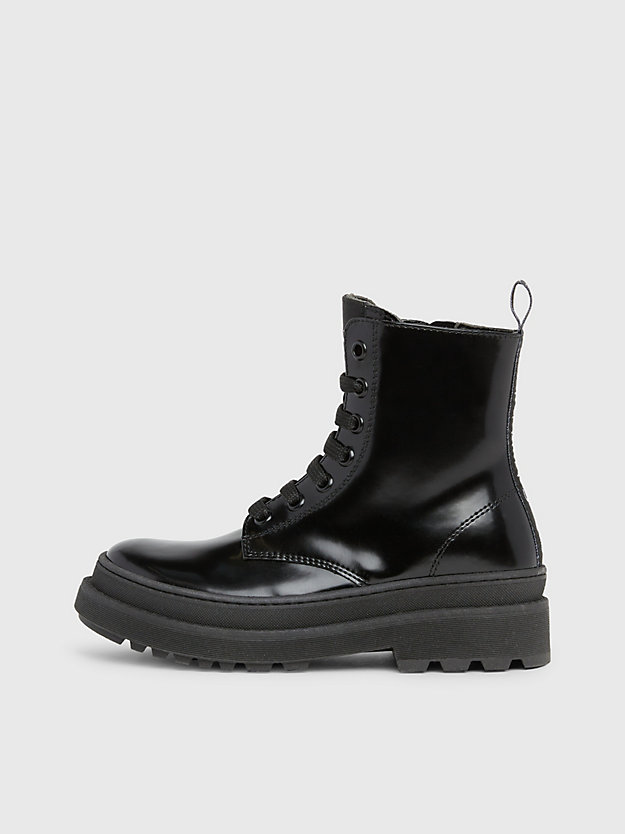 Botas infantis com cadarço