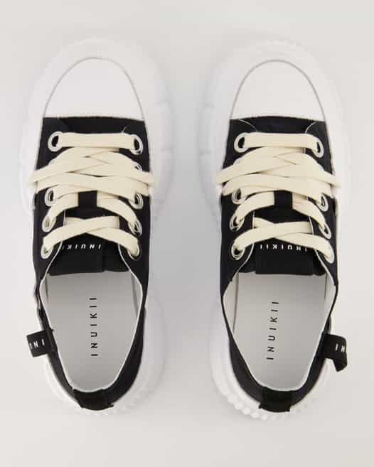 Inuikii Matilda Canvas Low 23 Sneaker in Schwarz