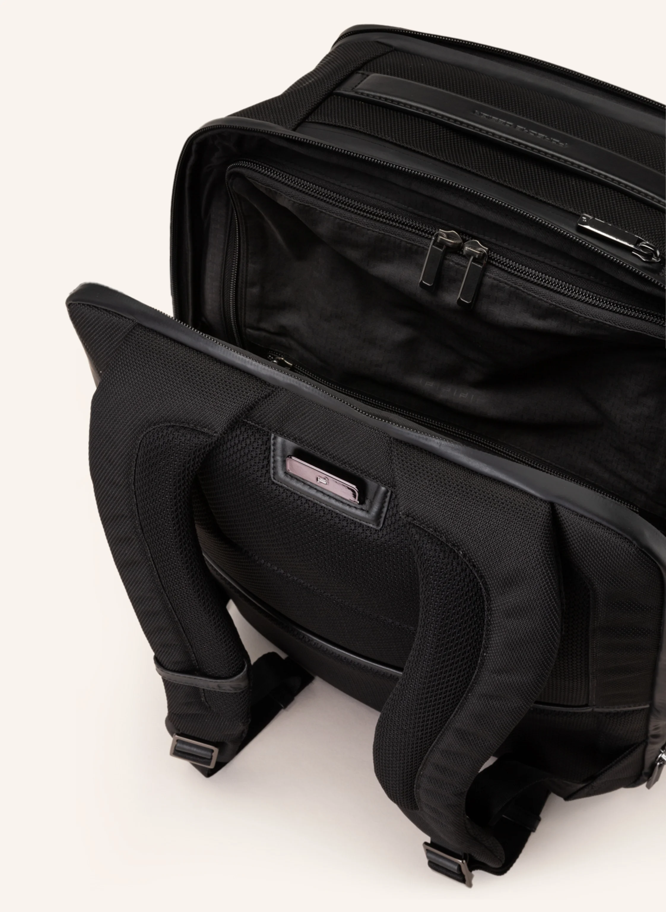 PORSCHE DESIGN Rucksack ROADSTER XL 26 l