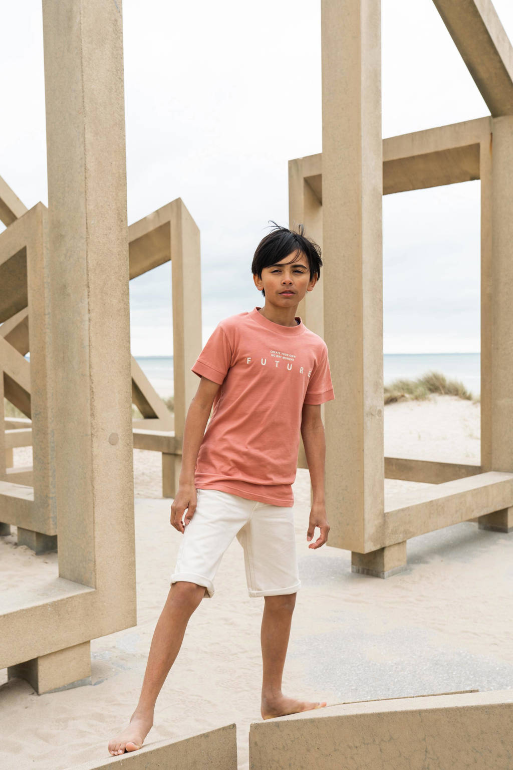 No Way Monday casual short off white