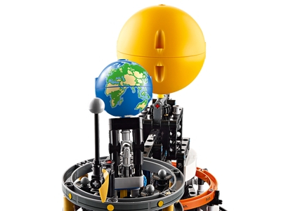 LEGO De aarde en de maan in beweging (42179)