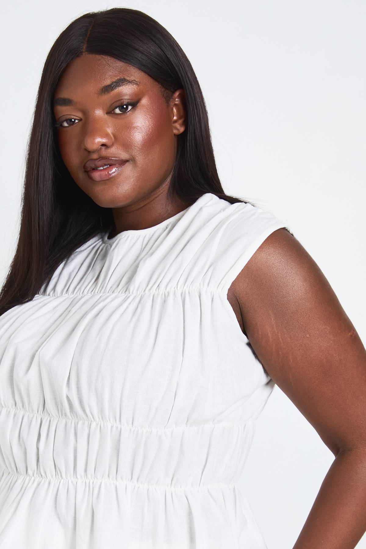 boohoo Ensemble Grande Taille Haut Col Montant Froncé Et Pantalon Jambes Larges