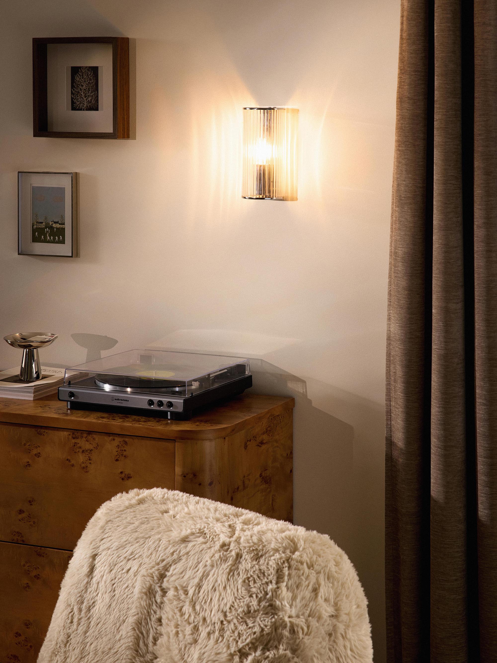 Wandlamp met geribbeld glas Emmi