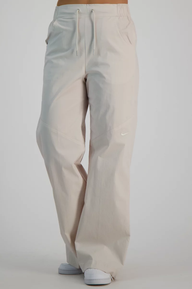 Nike Sportswear Essentials Woven Damen Trainerhose