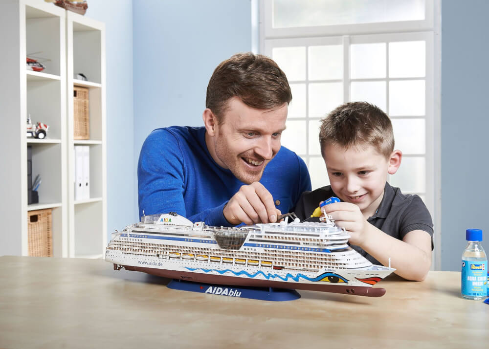 REVELL 05230   Modellbausatz Cruiser Ship AIDAblu, AIDAsol, AIDAmar, AIDAstella 1:400, ab 12 Jahre
