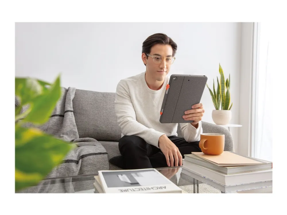 Logitech® | Combo Touch - Tastatur og folio-kasse - med trackpad - bagbelyst - Apple Smart connector - QWERTY - Pan Nordic - grafit - for Apple 10.2-inch iPad (7. generation, 8. generation, 9. generation)
