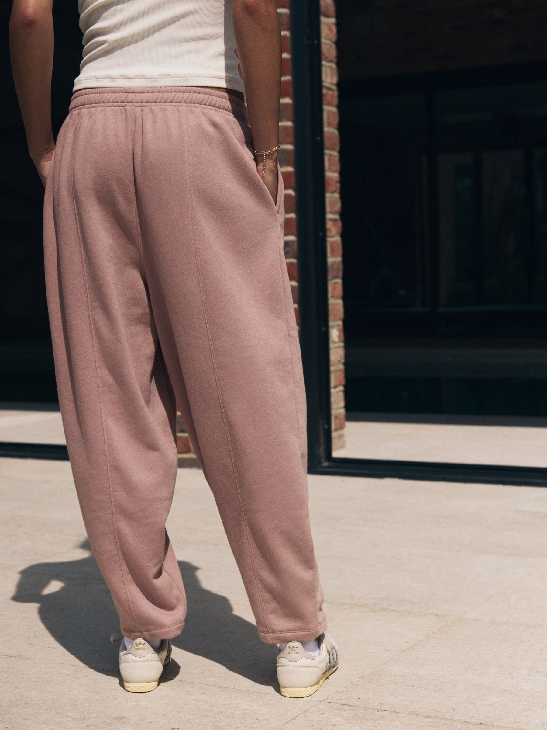 Roze - self. Barrel Leg Joggers