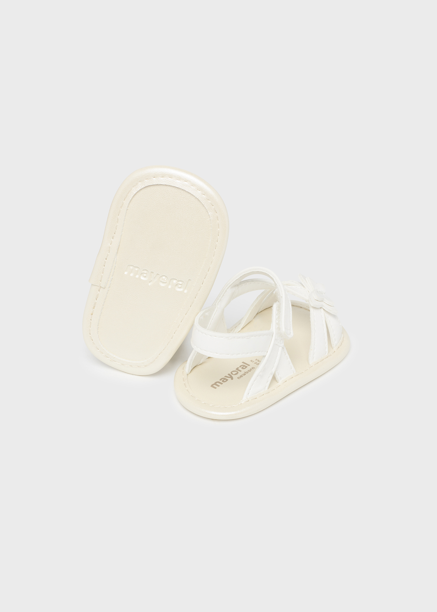 Sandália estampada com fecho de velcro para recém-nascido