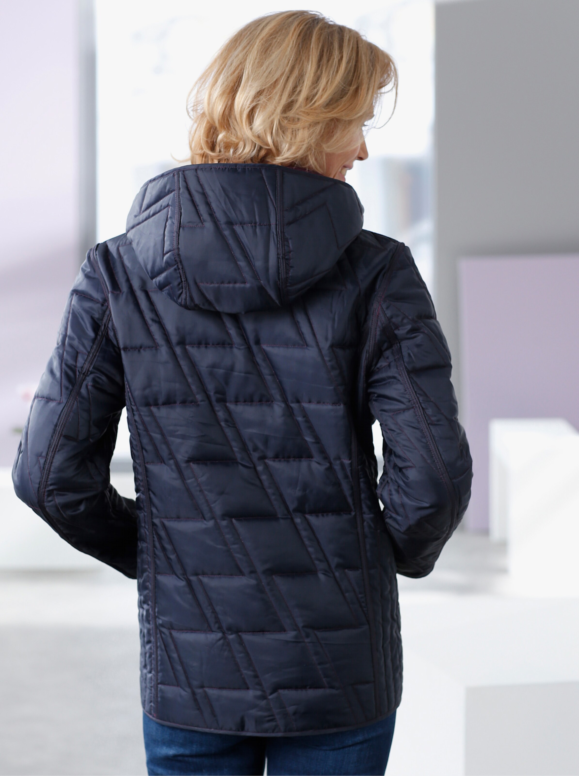 Wendejacke mit Kapuze, abzippbar