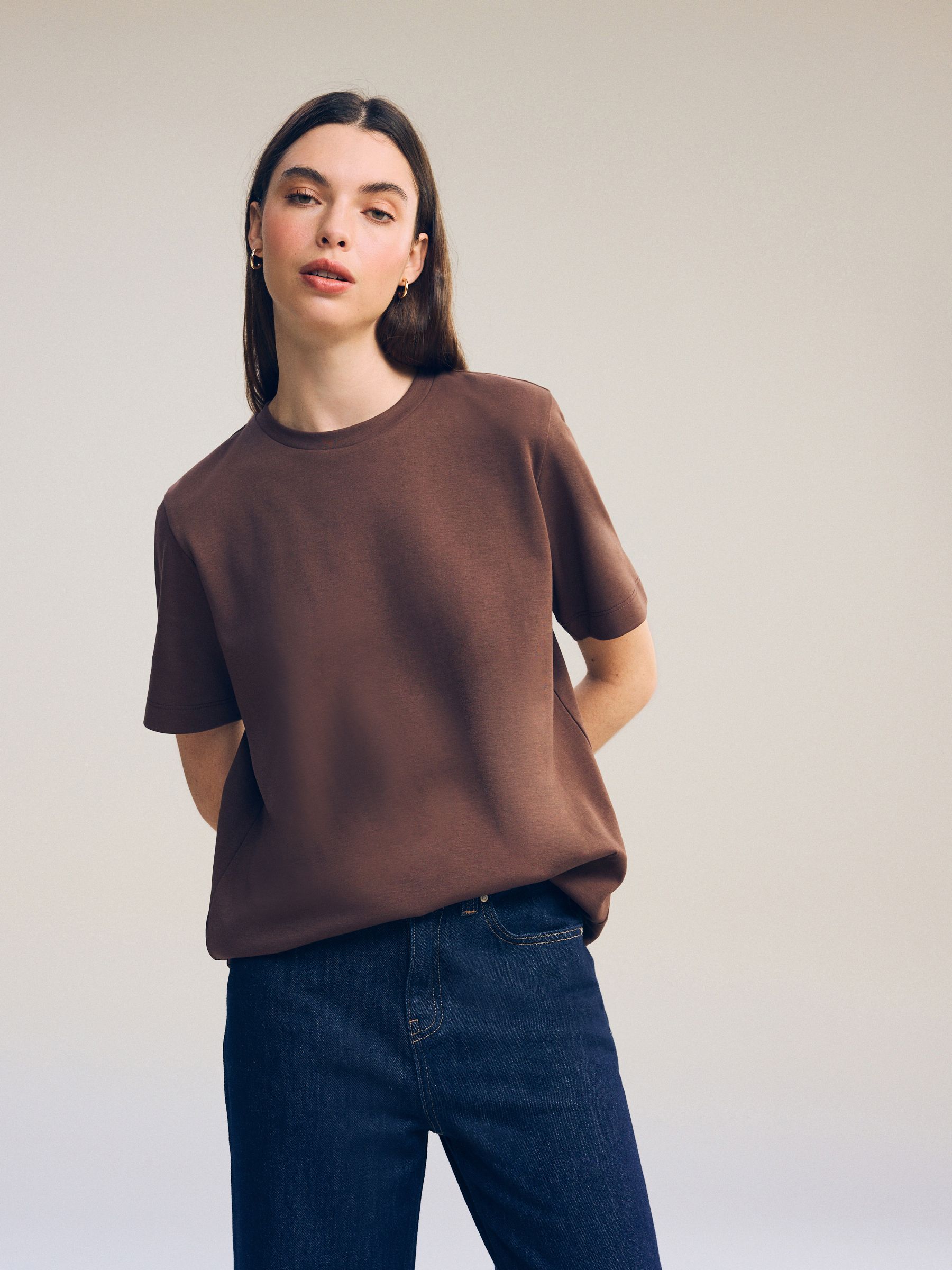 Chocoladebruin - Dik T-shirt met ronde hals en korte mouwen