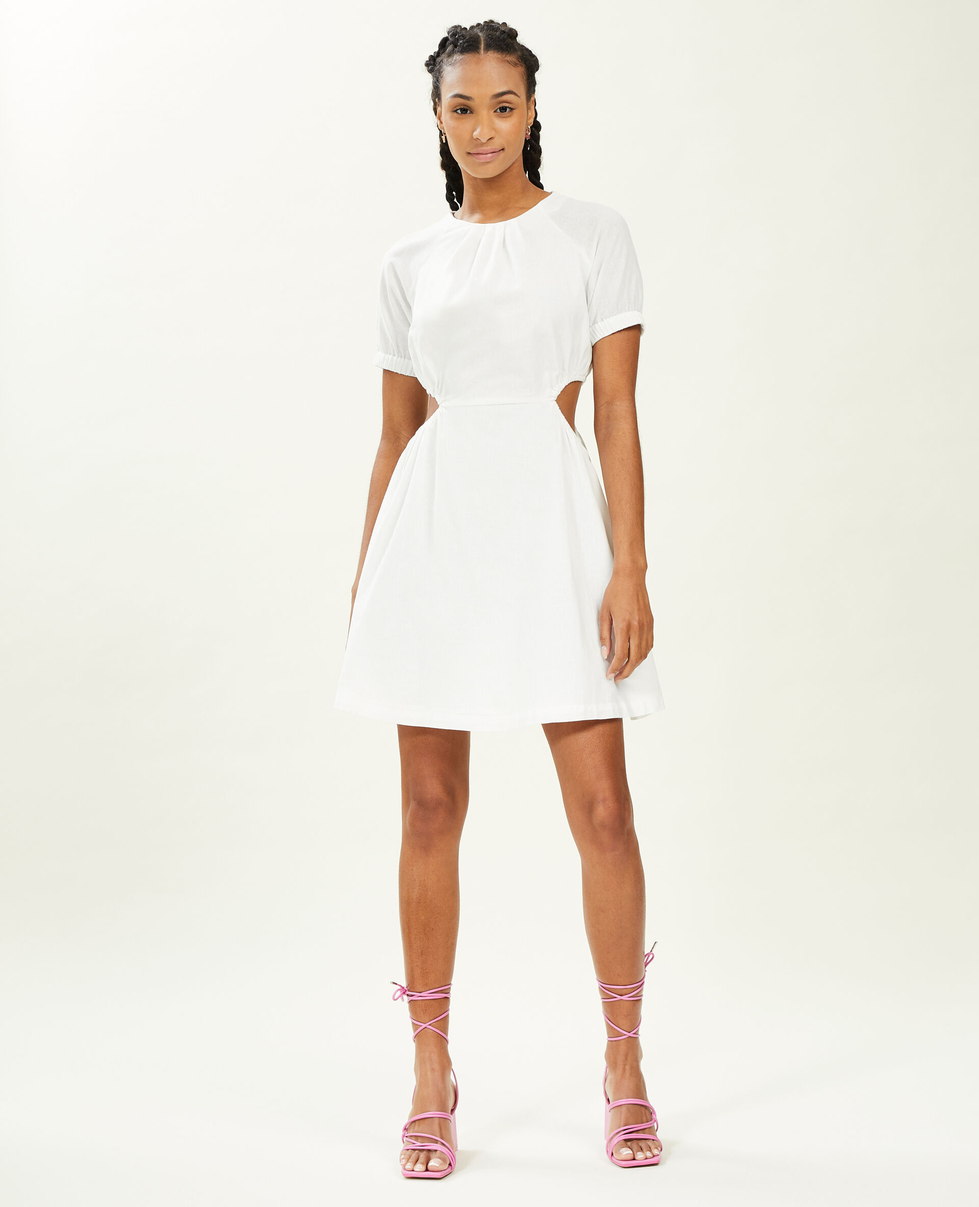 Robe courte avec découpes côtés - Blanc