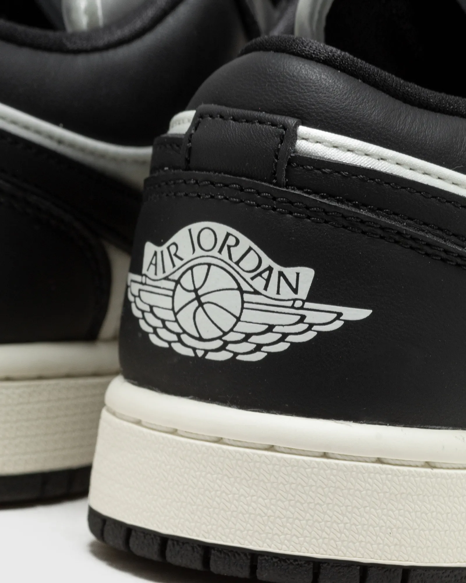 Jordan Air Jordan 1 Low SE Women's Shoes 'Vintage Panda'