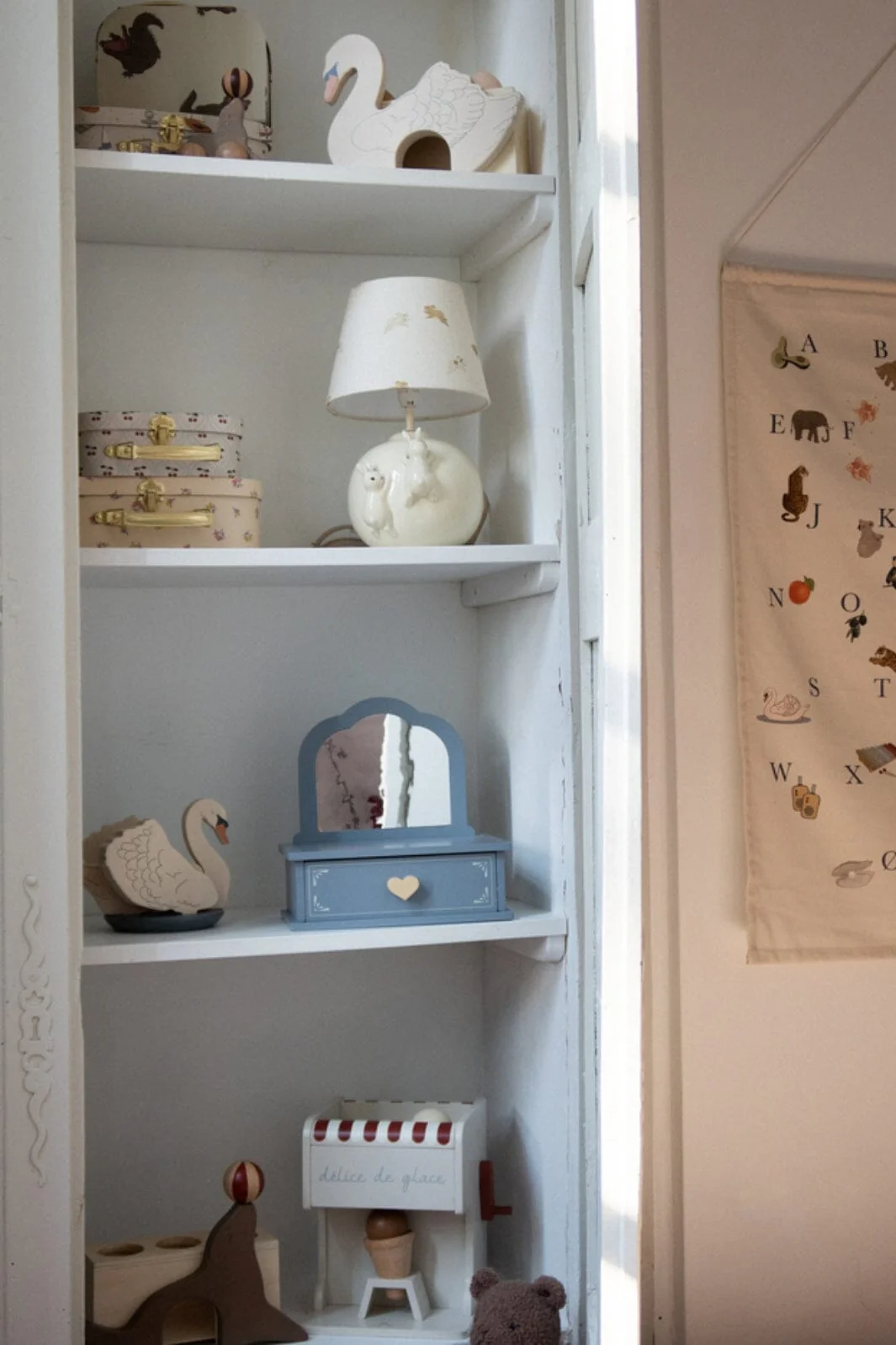 Konges Sløjd Wooden Makeup Mirror With Drawer Fsc